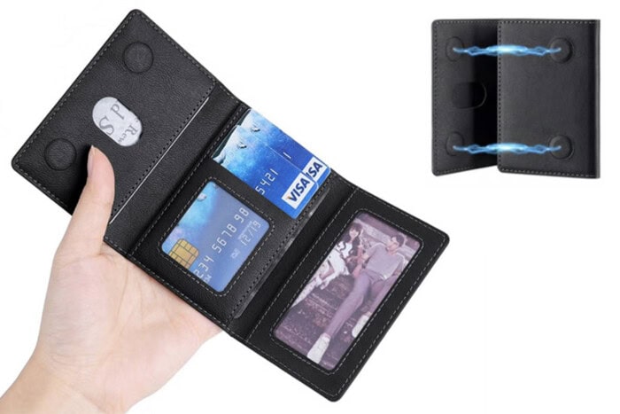 MagSafe Wallet With Stand