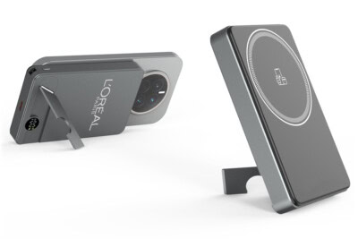 MagSafe Power Bank with Folding Stand & LED Display – 10,000 mAh