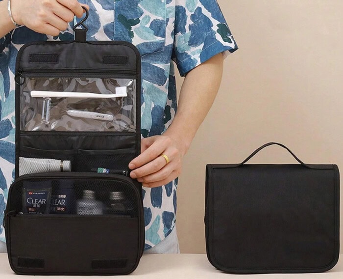 Compact and Hangable Travel Design