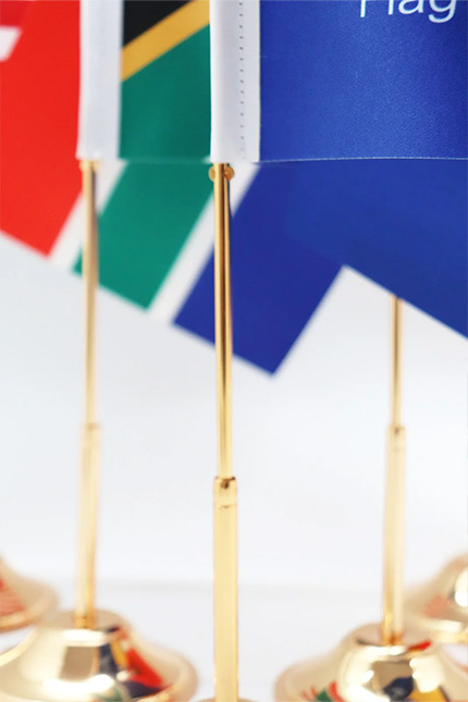 Rust-Resistant Chrome Stands in Gold & Silver